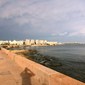 Montevideo ligger langs kysten, og har en strandpromenade perfekt for jogging, sykling eller drikking av den lokale spesialiteten mate.
