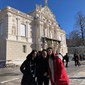 Linderhof slott med jenter fra Italia, Brasil og Korea