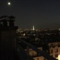 Uforglemmelig augustnatt på en privat takterrasse på Montmartre.