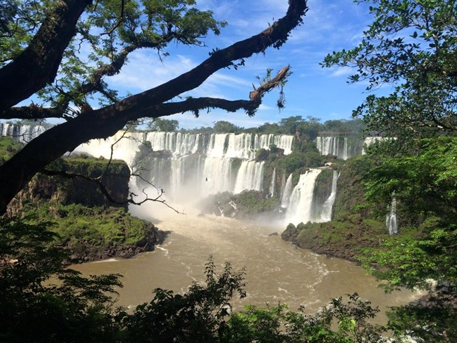 Utflukt til Iguazu falls. En av verdens aller største fosser. Ligger på grensen mellom Argentina og Brasil.