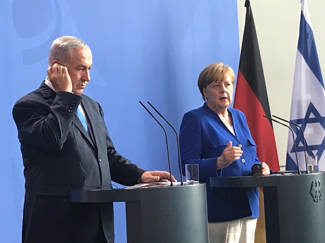Pressekonferanse då kanslar Angela Merkel fekk besøk av statsminister Benjamin Netanyahu.