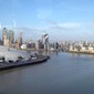 En av dagene i London tok læreren oss med på kabelvogn-tur over Themsen.