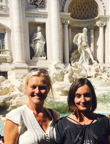 Besøkte Roma: I to dager tok italiensklæreren meg rundt i Roma. Her ved Trevifontenen.